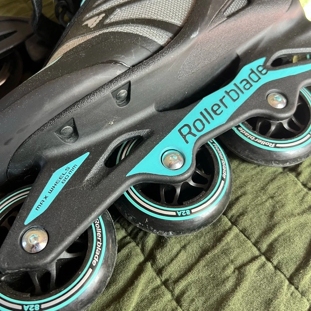 Women's Black and Blue Rollerblades - Picture 3 of 4